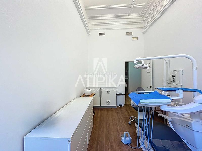 Foto d2295816-b6ef-49f5-8fb9-584df8cfb170. Alquiler local comercial oficinadespacho en alquiler de 125m en la dreta de leixample en Barcelona