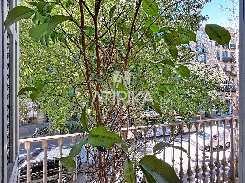 Foto 2e8397ff-f02c-4996-9175-25d53e9e46a9. Lloguer local comercial a Dreta de l´Eixample Barcelona