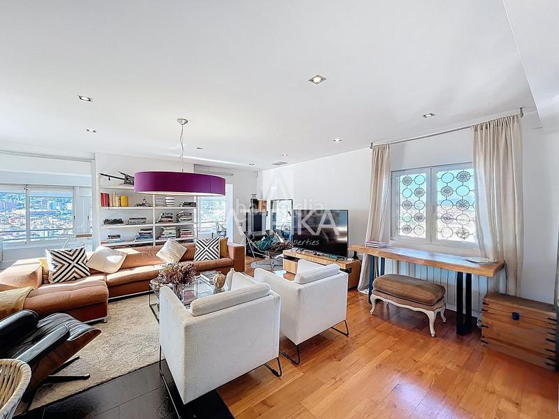 Foto 3911624c-9ff6-4218-b6ab-9fbf7ae730c4. Dúplex amb calefacció a Carmel Barcelona