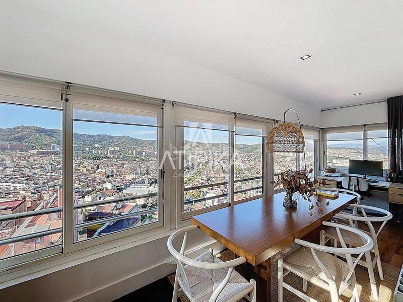 Foto 51557480-abac-423a-a2aa-a9e3dece7848. Dúplex amb calefacció a Carmel Barcelona