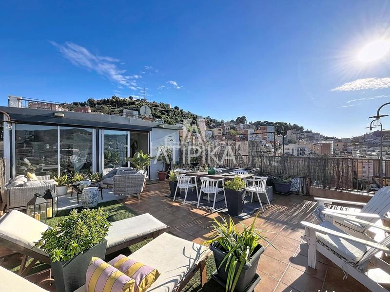 Foto 8f8ba323-97b7-4ef1-9999-b871b1c43228. Dúplex amb calefacció a Carmel Barcelona