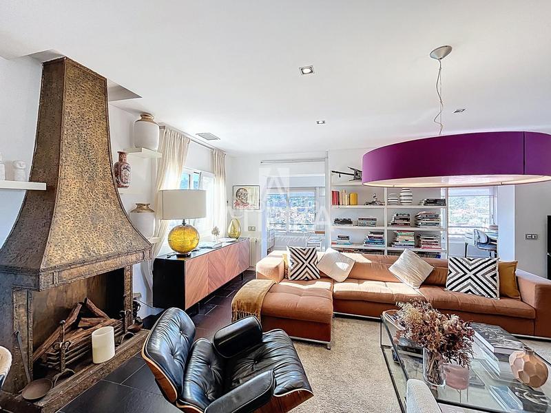 Foto b277ed87-b61d-4e32-8dc1-41700582a057. Dúplex amb calefacció a Carmel Barcelona