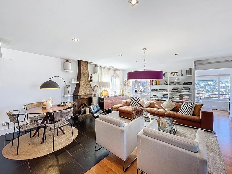 Foto c0d0a1a5-cc18-405f-a49d-a42640abf7c7. Dúplex amb calefacció a Carmel Barcelona