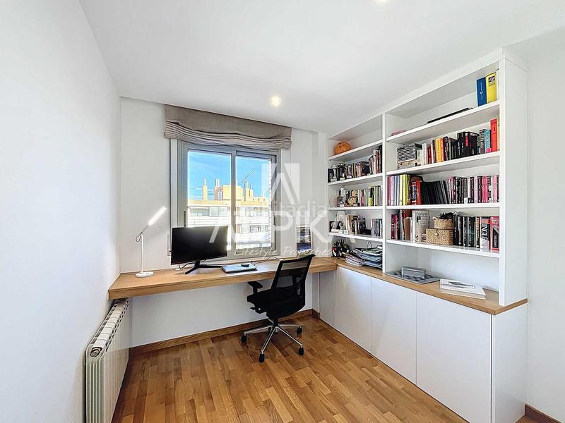 Foto ecc4fe43-8c7a-4a26-99f3-4c6501c2832c. Flat with heating parking in Sant Andreu de Palomar Barcelona