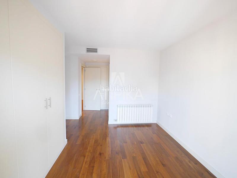 Foto a03e6e73-5c49-437d-ba4e-ce2d0adcc42b. Lloguer pis amb aparcament a Dreta de l´Eixample Barcelona