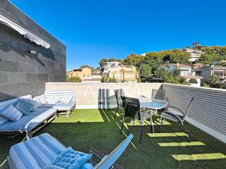 Attique à Vallpineda - Rocamar. Ático de diseño con solárium privado en vallpineda