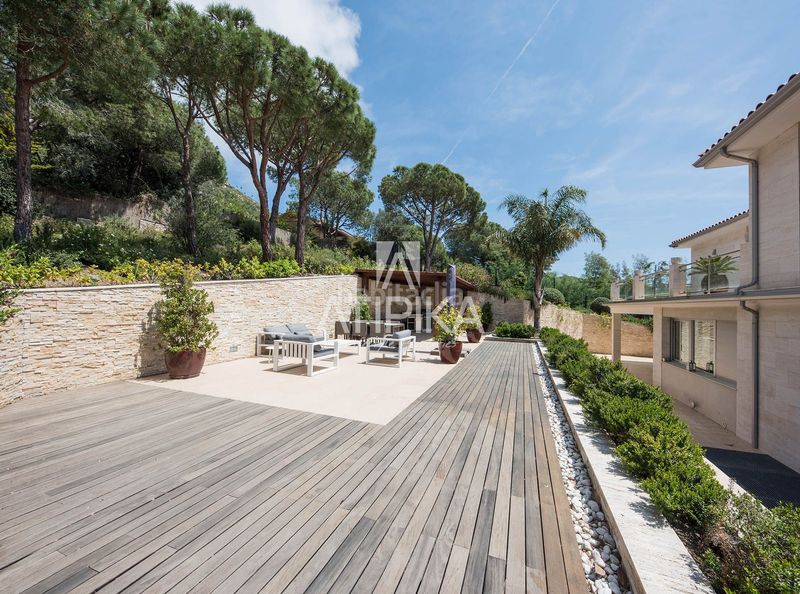 Foto 53c7b918-2897-4f46-a0d2-61da9b0ebf88. Location maison avec chauffage parking piscine dans Cabrils