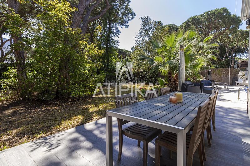 Foto 66a0a2b2-d0f3-4068-86fb-e82e1399dcf7. Casa amb aparcament piscina a Gava Mar Gavà