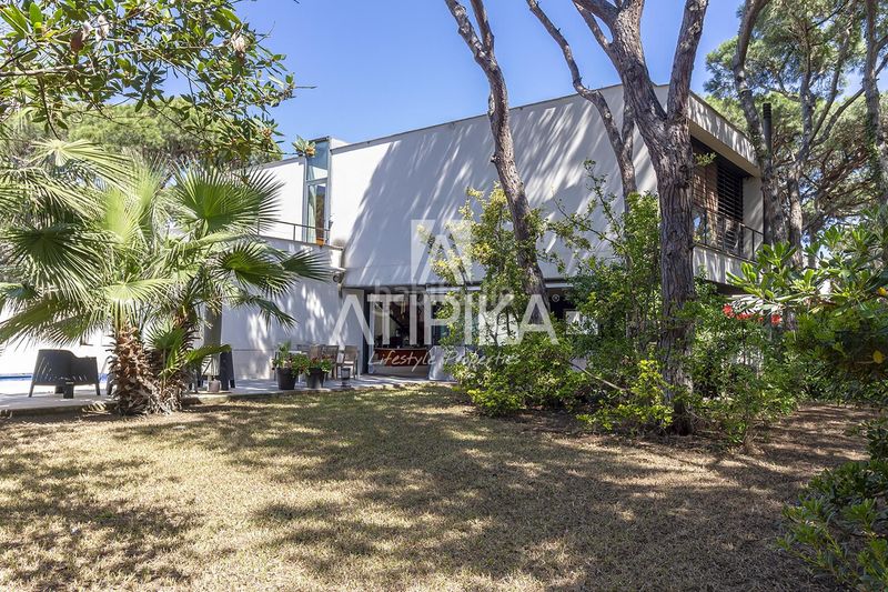 Foto 71493bc3-889f-4874-9f65-876ccf5a519a. Casa amb aparcament piscina a Gava Mar Gavà