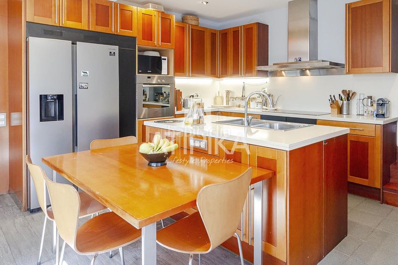 Foto 75d7cccd-e354-4a33-bb2d-926de9c0becc. Casa amb aparcament piscina a Gava Mar Gavà