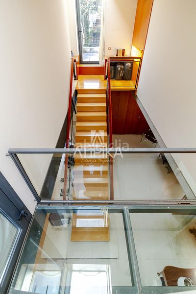 Foto f628d623-996d-4f28-a5e0-20b3c9822357. Casa amb aparcament piscina a Gava Mar Gavà