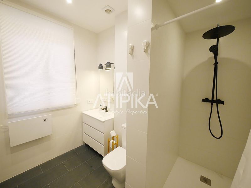 Foto b0a987f4-1948-4d75-bbb7-3d2381ac55a5. Pis a Raval Barcelona
