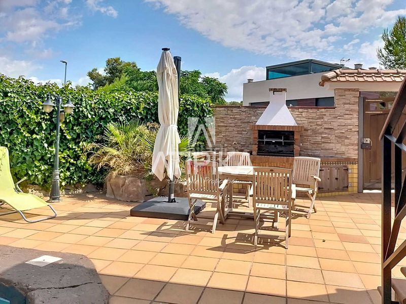 Foto 160d8b13-a7d0-42a2-83b0-c5157db63b74. Casa amb aparcament piscina a Mas d´En Serra - Els Cards Sant Pere de Ribes