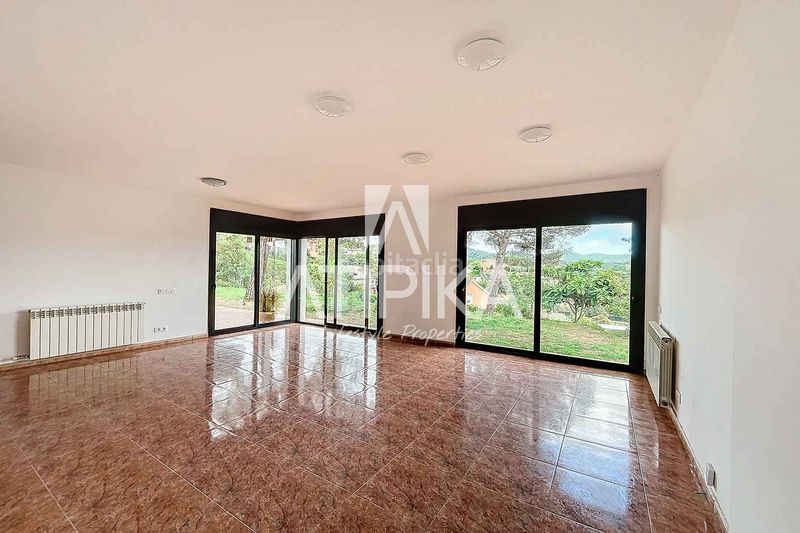 Foto c6b1763e-55e9-489f-b689-ab51a8a91f0f. Lloguer casa amb calefacció aparcament a Canyamars Dosrius