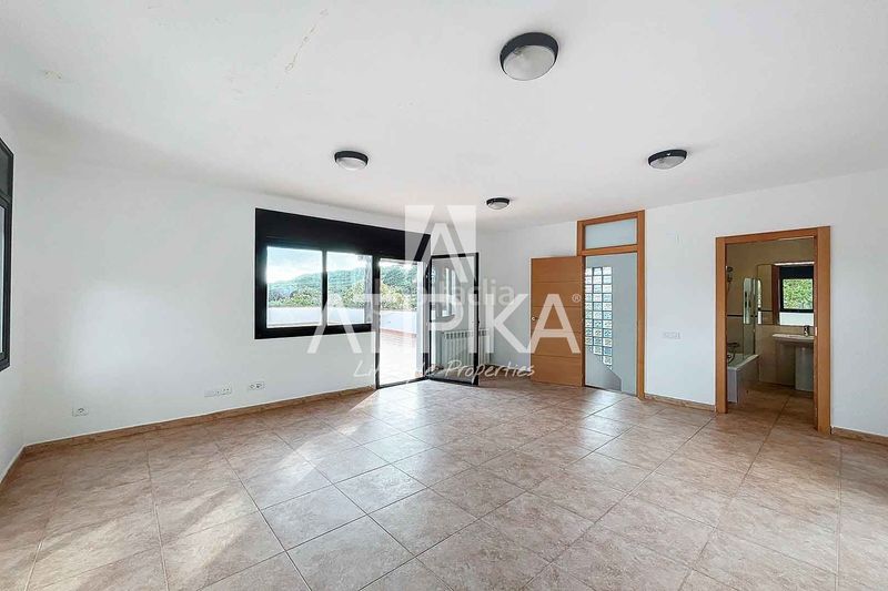 Foto f854ec3c-27d0-45e4-b1bc-81a676d9ad9a. Lloguer casa amb calefacció aparcament a Canyamars Dosrius