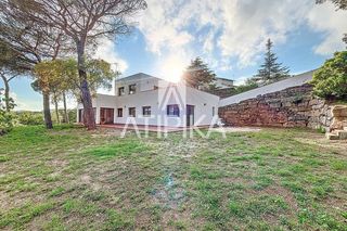 Location Maison à Canyamars. Chalet en alquiler de 5 habitaciones con gran parcela privada en