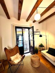 Lloguer Pis a Gòtic. Piso en alquiler temporal de dos habitaciones dobles en ciutat v