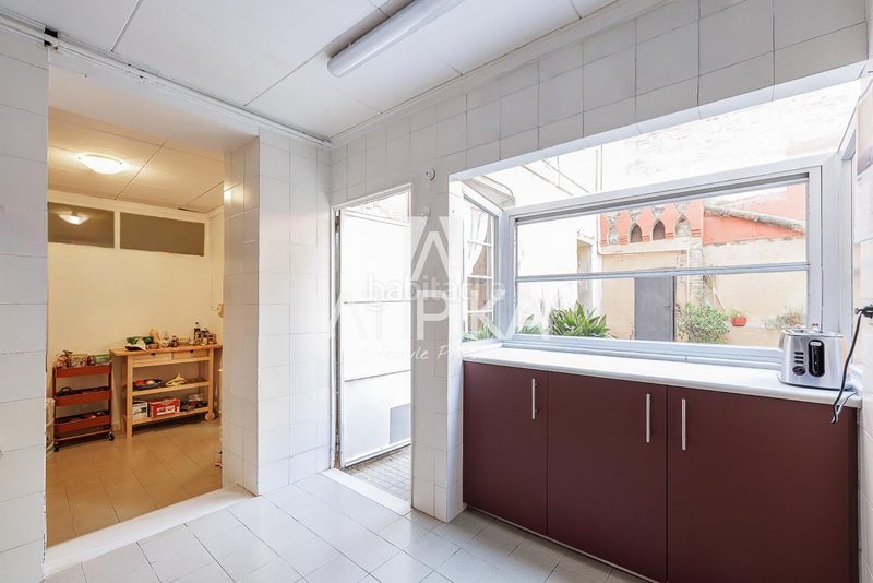 Foto 3a51a64d-b3ed-4887-88ff-6d071e6707aa. Casa amb calefacció aparcament a Putget - Farró Barcelona
