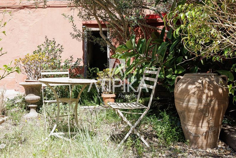 Foto 4a85c37d-74b0-428f-a736-954a41b828ba. Casa amb calefacció aparcament a Putget - Farró Barcelona