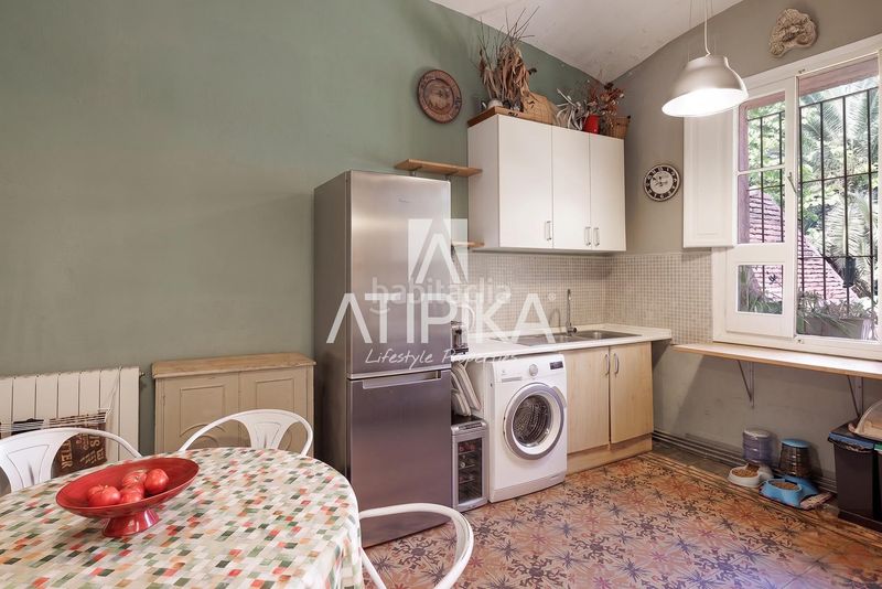 Foto ab77c50f-6b99-4cb4-8d26-f51f506b2b13. Casa amb calefacció aparcament a Putget - Farró Barcelona