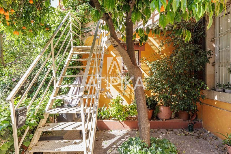 Foto ad2be474-d4c0-4863-9165-a9774036d0b9. Casa amb calefacció aparcament a Putget - Farró Barcelona