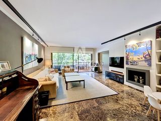 Lloguer Pis a Pedralbes. Exclusivo piso en alquiler de 240m2 con piscina comunitaria, zon