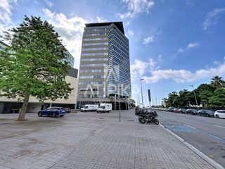 Affitto Ufficio in Diagonal Mar i el Front Marítim del Poblenou. Oficina en alquiler de 300m2 en diagonal mar