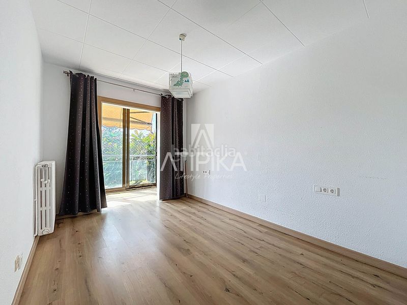 Foto 37a60d21-7e94-4c94-bb86-e140daf5d1bd. Rent house with heating parking pool in Montmar Castelldefels