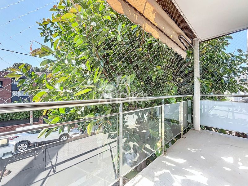 Foto 6e895ae2-da54-4f65-8224-c65675962ab3. Rent house with heating parking pool in Montmar Castelldefels
