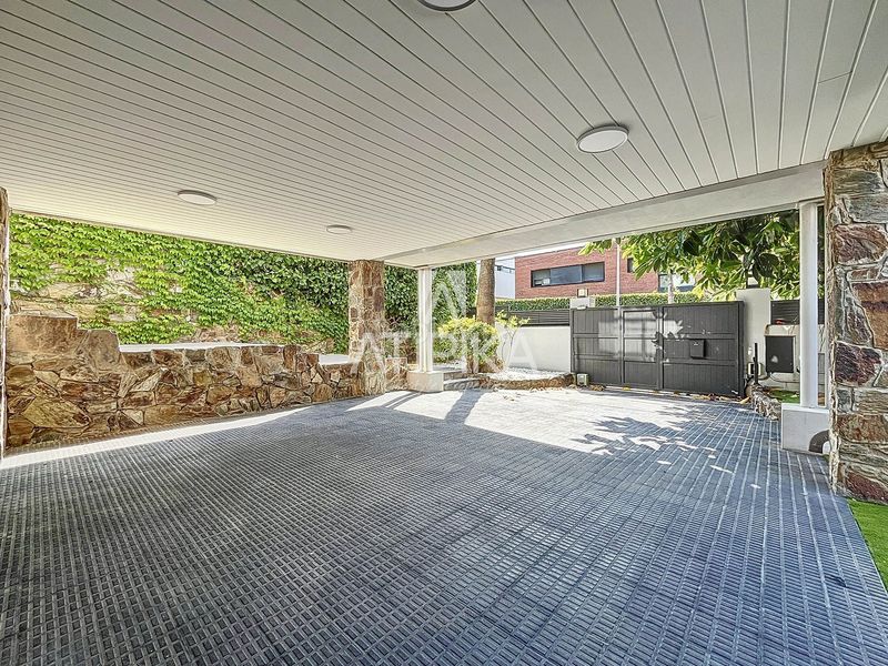Foto a79f6ff3-0ba0-4ec6-9b82-36cadc98f360. Rent house with heating parking pool in Montmar Castelldefels