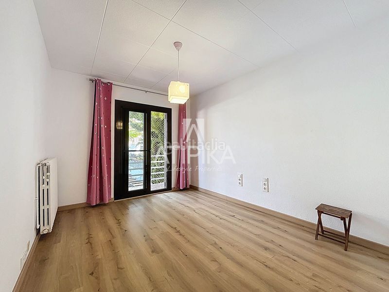 Foto fb833d69-94b6-445d-b244-3e1c64723d49. Rent house with heating parking pool in Montmar Castelldefels