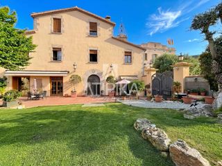 Mas à Teià. Masía histórica en venta con vistas al mar muy bien comunicada e