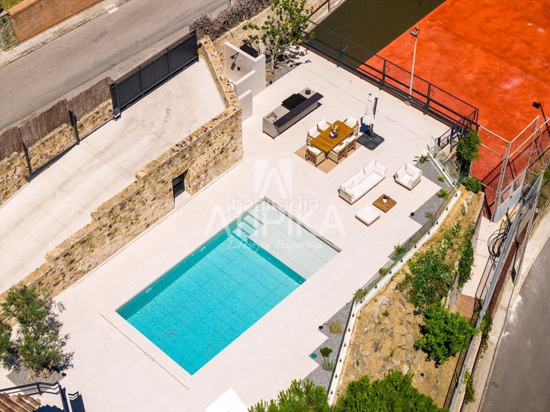 Foto 0dd1a4b0-48a7-4734-aafe-af8b8a2fb521. Casa amb calefacció aparcament piscina a Premià de Dalt