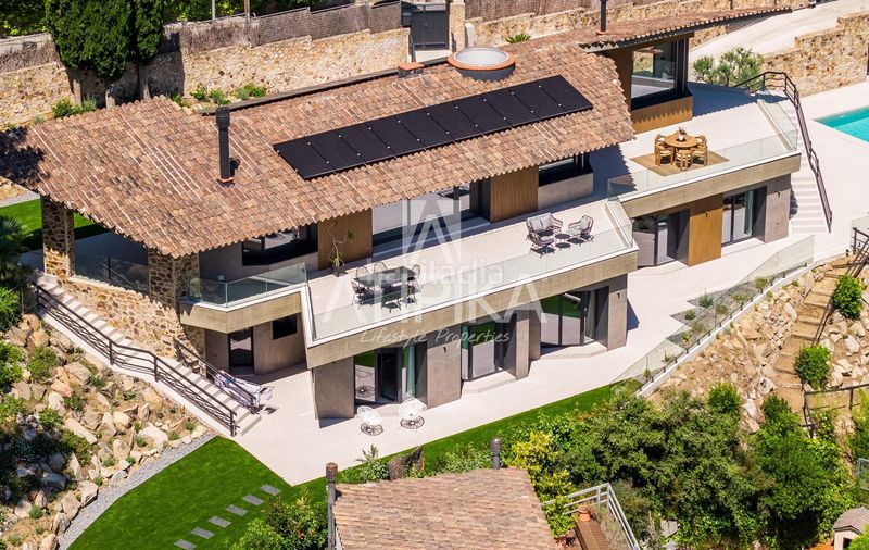 Foto da81309b-42fb-42a6-a5f6-33b51c54e20b. Casa amb calefacció aparcament piscina a Premià de Dalt