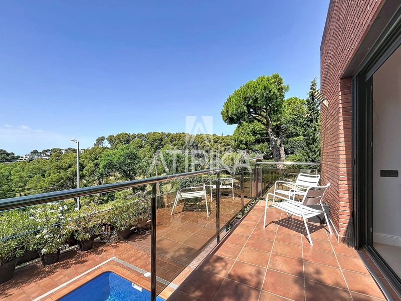 Foto 69b0cccd-dcbf-4deb-8c99-2326375784b3. Casa amb calefacció aparcament piscina a Montmar Castelldefels