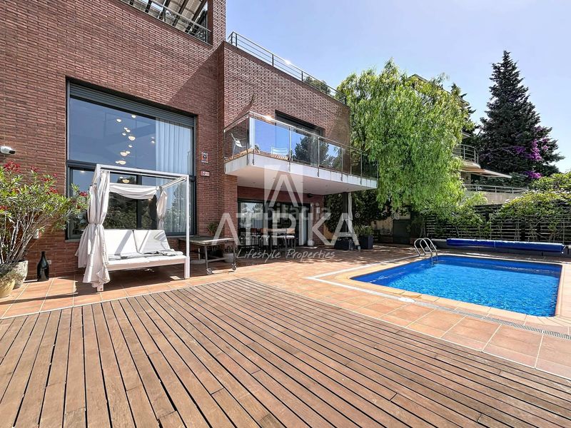Foto 730ee051-23ab-4e4a-b750-7b3cf9a0ffd8. Casa amb calefacció aparcament piscina a Montmar Castelldefels