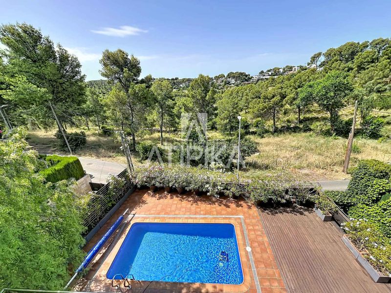 Foto 9b9f56ba-0a0e-4e19-a812-78ba8476781c. Casa amb calefacció aparcament piscina a Montmar Castelldefels