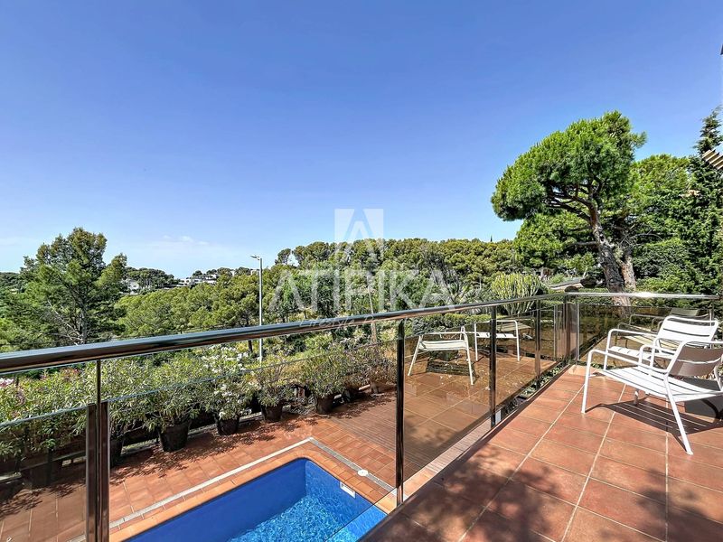 Foto e36e6ed1-8a43-4eed-b898-9952559bc5aa. Casa amb calefacció aparcament piscina a Montmar Castelldefels