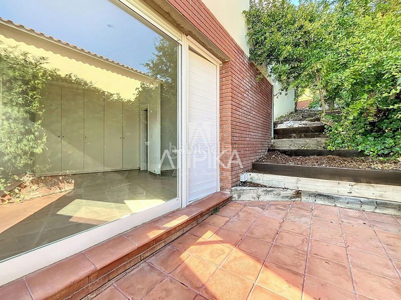 Foto 1de936c6-4266-4d73-8290-1806370ef034. Casa amb calefacció aparcament piscina a Levantina - Montgavina - Quintmar Sitges