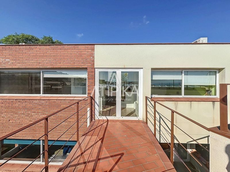 Foto 7daaab5d-df65-442d-b120-27a46f947959. Casa amb calefacció aparcament piscina a Levantina - Montgavina - Quintmar Sitges