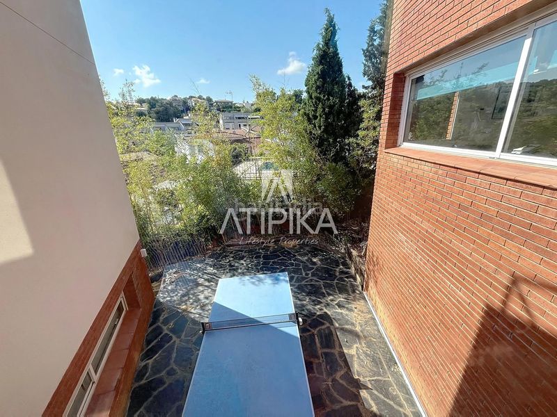 Foto 8d59df7a-8334-4e9e-949e-deb3f188c240. Casa amb calefacció aparcament piscina a Levantina - Montgavina - Quintmar Sitges