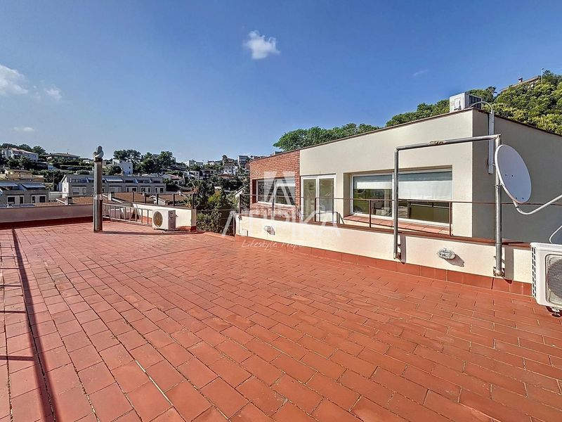 Foto c82585bc-852f-49b3-8a9e-1c512cdece36. Casa amb calefacció aparcament piscina a Levantina - Montgavina - Quintmar Sitges