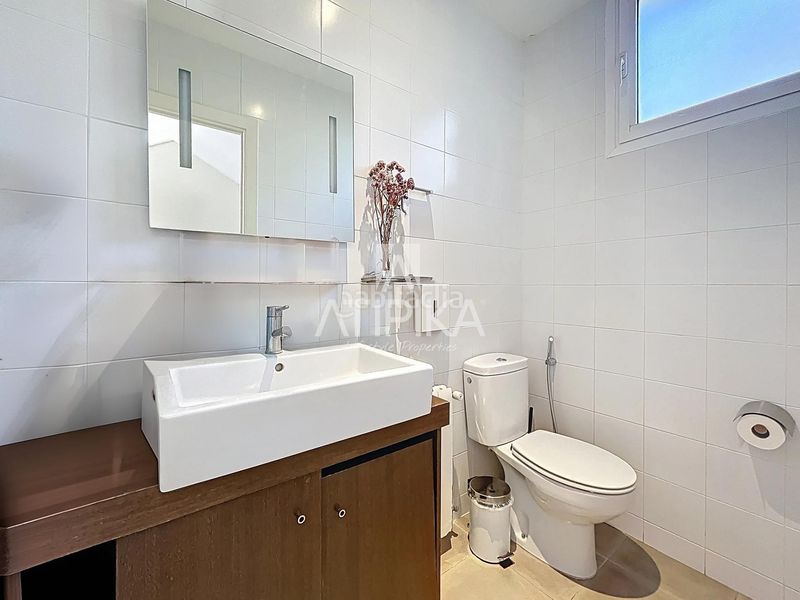 Foto d89a0177-5d51-4355-adb5-febeb50d8468. Casa amb calefacció aparcament piscina a Levantina - Montgavina - Quintmar Sitges