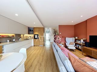 Pis  Mare de déu de la salut. Piso reformado en venta de 3 habitaciones con balcón junto al pa