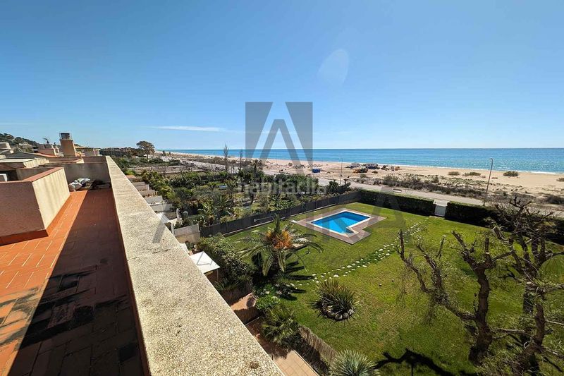 Foto 5ea8269f-e413-4a1b-9a1e-8a95f7c8837e. Pis amb calefacció aparcament piscina a Baixador Castelldefels