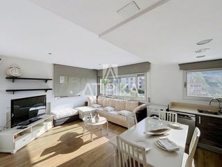 Etagenwohnung  Carrer de josep m. jujol. Piso en venta de 3 habitaciones con terraza privada y espectacul