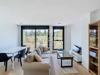 Rent Flat in La Marina del Port. Piso en alquiler temporal de 60m2 con piscina y gimnasio en mont