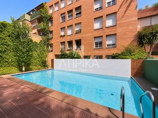 Àtic  Eduardo conde. Ático en venta de tres habitaciones con zona comunitaria, piscin