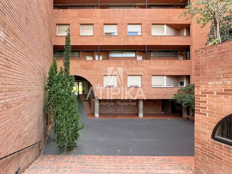 Foto 0ed26f20-4a5e-4a92-8f8a-0d775e6adde4. Àtic amb calefacció aparcament piscina a Sarrià Barcelona