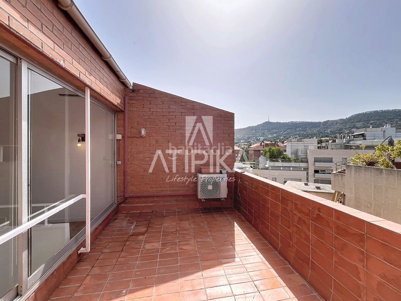Foto 394521d9-7f6a-44b2-96d2-620abd8be7a8. Àtic amb calefacció aparcament piscina a Sarrià Barcelona
